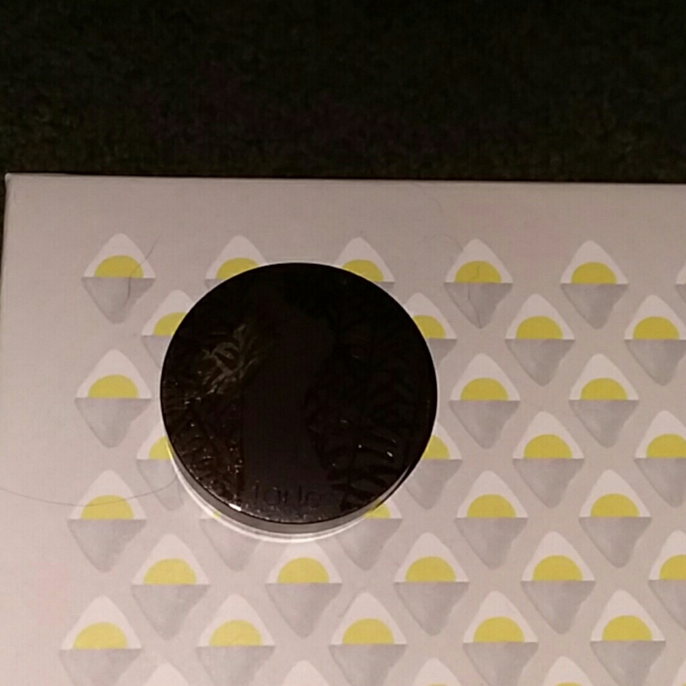 Finishing powder
